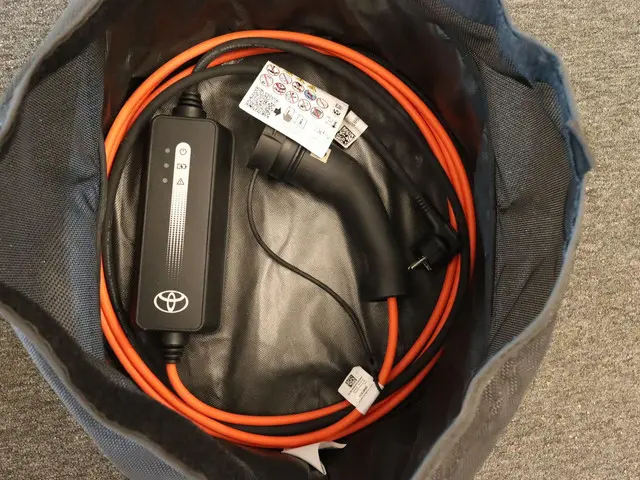 Toyota Prius 2.0 Plug-in Executive 2024 Hybride Benzine 14