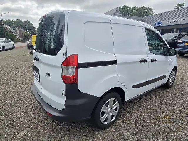 Ford Transit Courier 1.0 EcoBoost Trend 2023 Benzine 3