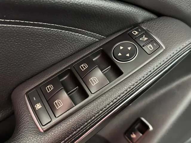 Mercedes-Benz CLA CLA 250 Edition 1 2013 Benzine 33