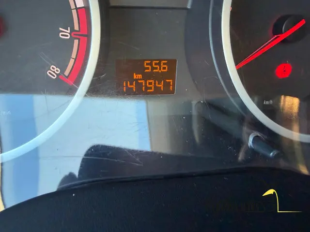 Opel Corsa 1.2-16V Cosmo / apk 2-2027 2014 Benzine 20