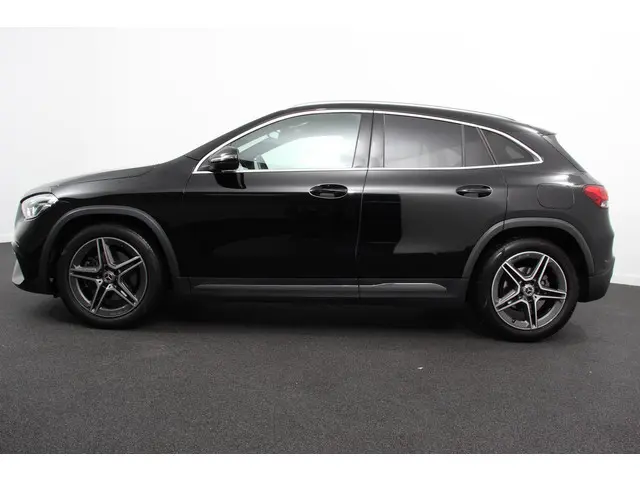 Mercedes-Benz GLA 200 AMG Line Automaat 2020 Benzine 8