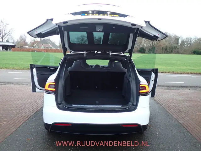 Tesla Model X 75D 2017 Elektrisch 26