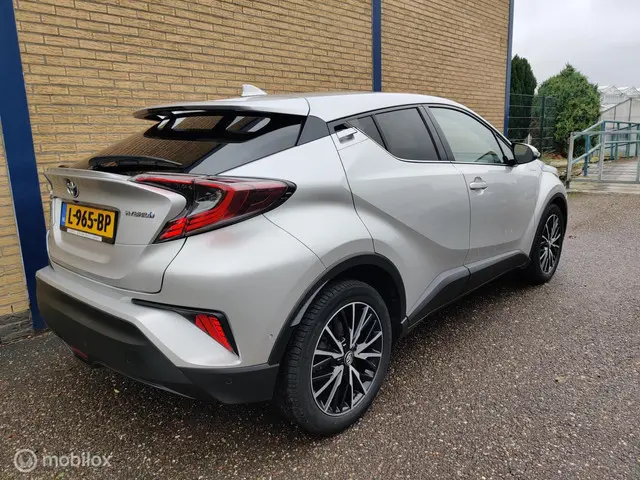 Toyota C-HR 1.8 Hybrid Executive 2018 Hybride Benzine 27
