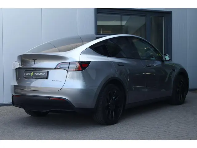 Tesla Model Y Long Range AWD 75 kWh 2023 Elektrisch 8