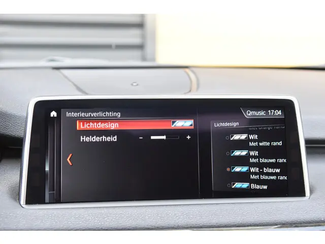 BMW X5 xDrive35i High Executive 2017 Benzine 26