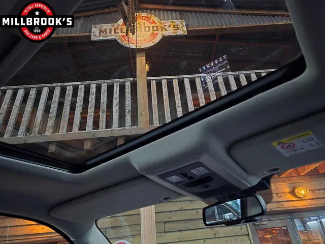 Dodge Ram 1500 5.7 V8 4x4 Sport, 2016 LPG/Gas 21