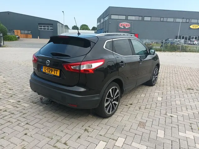 Nissan QASHQAI 1.2 Premier Edition 2014 Benzine 4