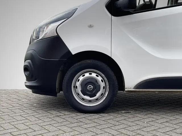 Nissan NV300 2.0 dCi 120 L2H1 Acenta 2021 Diesel 8