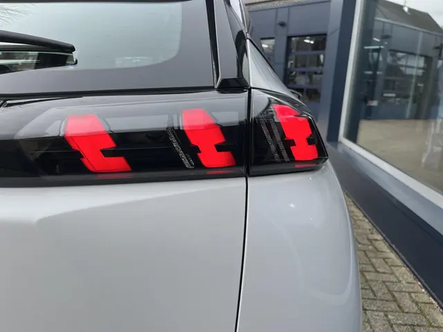 Peugeot 2008 1.2 Turbo 100 PK Active Pack 2021 Benzine 22