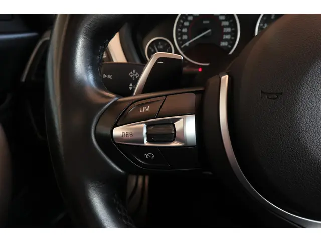 BMW 3 Serie Gran Turismo 320i 2020 Benzine 26