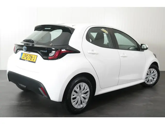 Toyota Yaris 1.5 Hybrid Active, 2021 Hybride Benzine 2