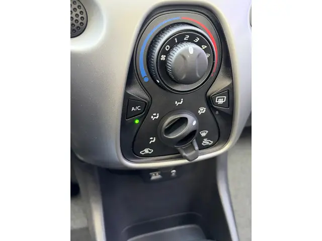 Peugeot 108 1.0 e-VTi Active*AIRCO* 2017 Benzine 11