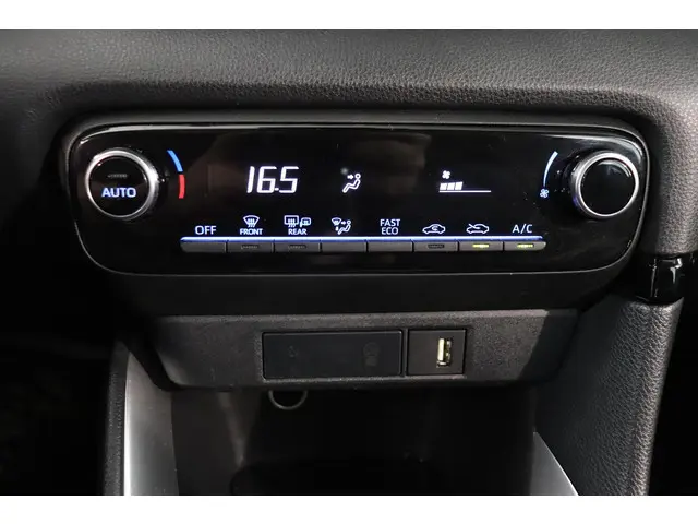 Toyota Yaris 1.5 Hybrid Active 2022 Hybride Benzine 6