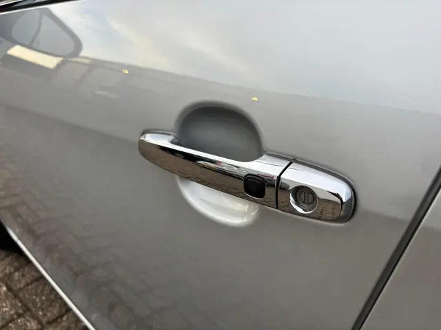 Peugeot 108 1.0 e-VTi Allure 2018 Benzine 9