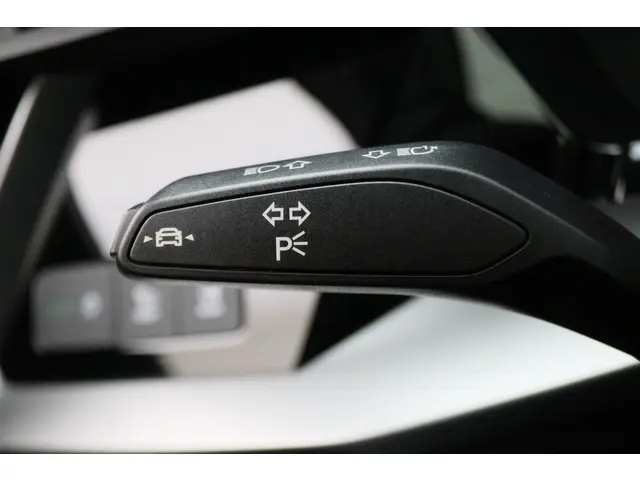 Audi A3 Sportback 30 TFSI Business edition 2020 Benzine 34