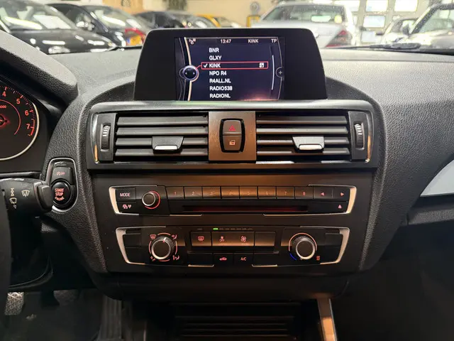 BMW 1 Serie 116i Business+ 2012 Benzine 8
