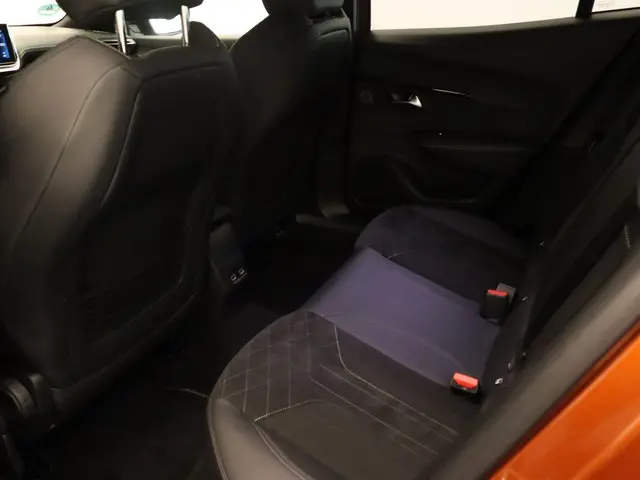 Peugeot 2008 1.2 PureTech GT-Line 2020 Benzine 6