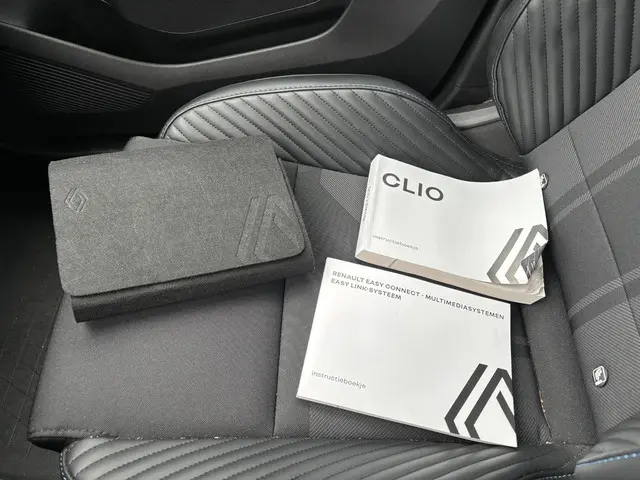 Renault Clio 1.0 TCe 90 GPF esprit Alpine 2024 Benzine 15