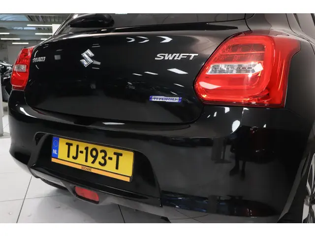 Suzuki Swift 1.0 Stijl Smart Hybrid 2018 Benzine 14