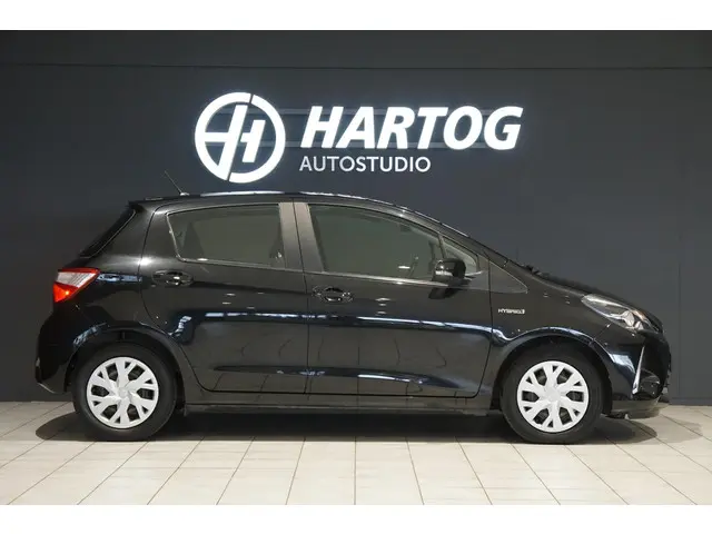 Toyota Yaris 1.5 Hybrid Active 2019 Hybride Benzine 10