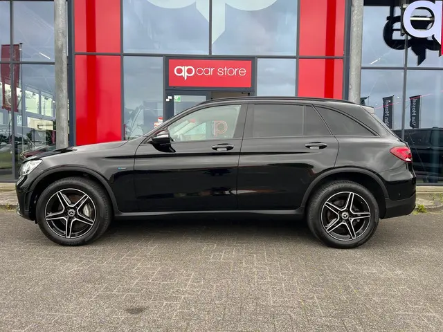 Mercedes-Benz GLC 300e 4MATIC 2021 Hybride Benzine 4