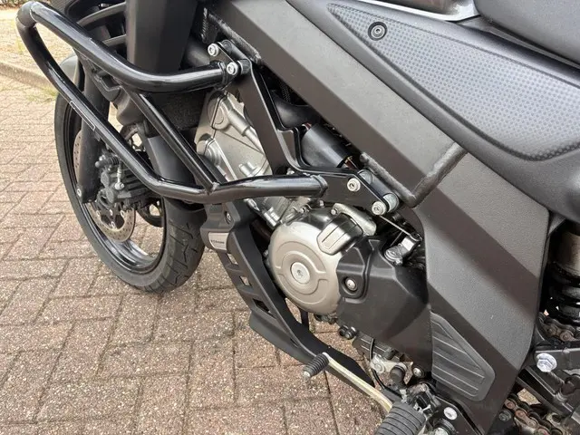 Suzuki V-Strom All-Road DL650 ABS. 2013 Benzine 10