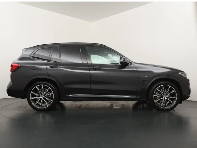BMW X3 xDrive30e 2022 Hybride Benzine 7