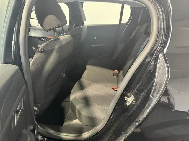 Peugeot 208 1.2 PureTech Active 2021 Benzine 22