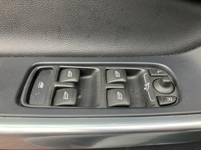 Volvo XC60 2.0 D4 FWD Ocean Race 2015 Diesel 36