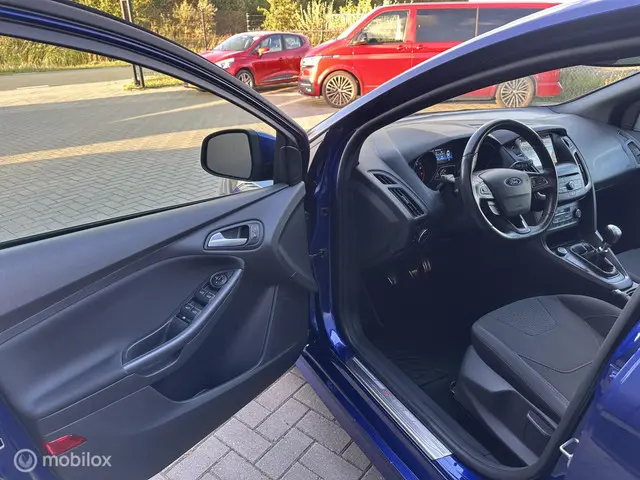 Ford Focus Wagon 1.0 ST-Line 2017 Benzine 10