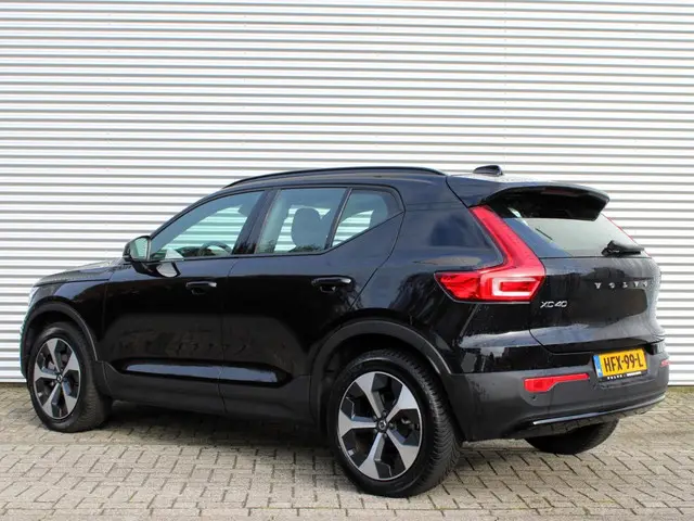 Volvo XC40 2.0 B4 Plus Dark 2025 Benzine 4