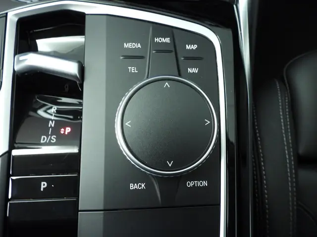 BMW 3 Serie 320i 2023 Benzine 31