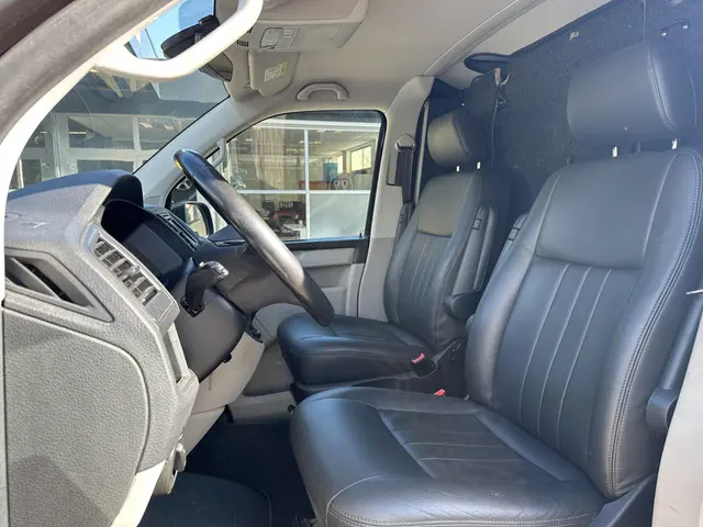 Volkswagen Transporter buscamper 2016 Diesel 11