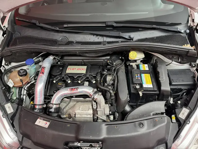 Peugeot 208 1.6 THP GTi 2014 Benzine 10