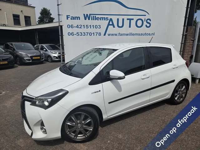 Toyota Yaris 1.5 Hybrid Dynamic 2015 Hybride Benzine