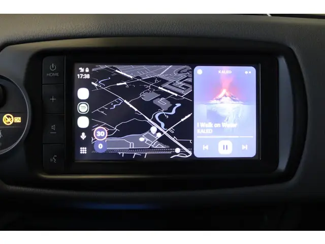 Toyota Yaris 1.5 Hybrid Dynamic 2020 Hybride Benzine 10