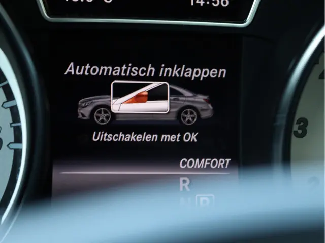 Mercedes-Benz CLA 200 Prestige 2013 Benzine 37