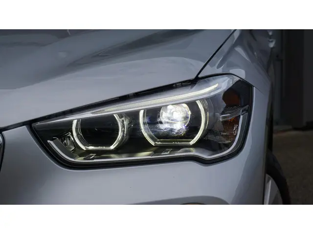 BMW X1 sDrive18i 140pk High Executive 2019 Benzine 49