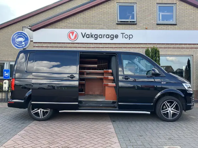 Volkswagen Transporter 2.0 TDI L2H1 Highline 2016 Diesel 14