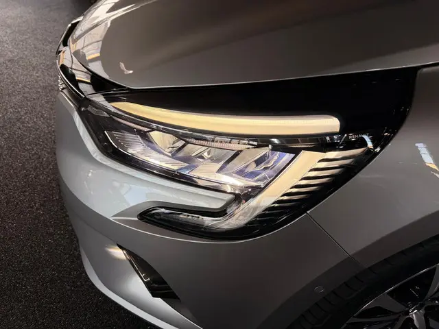 Renault Clio 1.3 TCe Initiale Paris 2020 Benzine 30