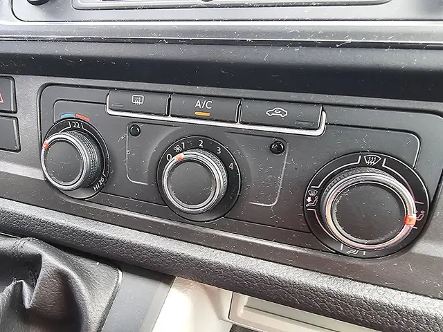 Volkswagen Transporter 2.0 TDI 2019 Diesel 10