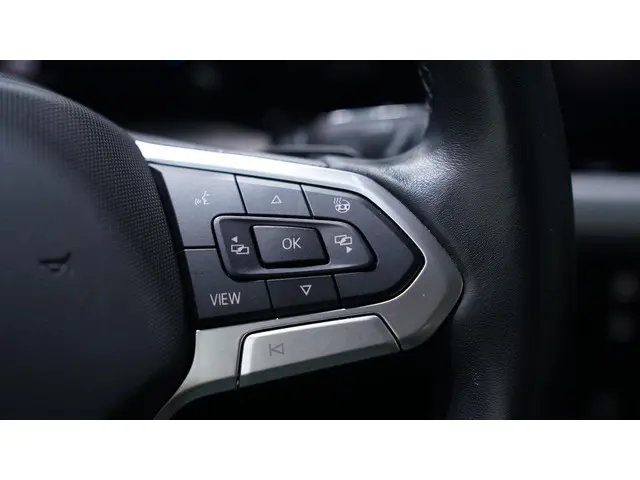 Volkswagen Golf 1.5 eTSI Life Business 2023 Benzine 19