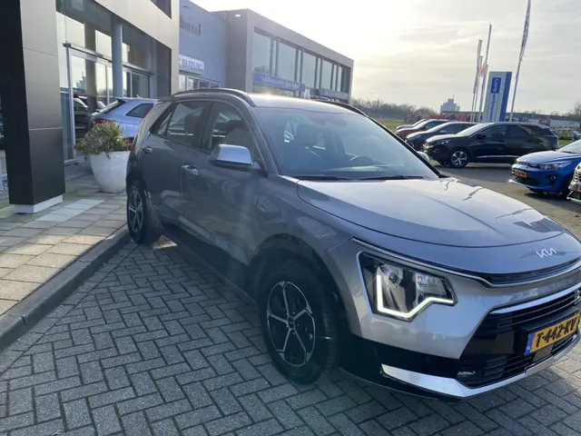 Kia Niro 1.6 GDi Hybrid DynamicLine 2023 Hybride Benzine 4