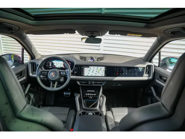 Porsche Cayenne 3.0 E-Hybrid 2024 Hybride Benzine 2