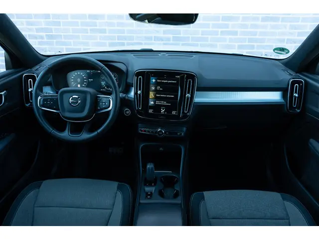 Volvo XC40 T2 Momentum Automaat 2021 Benzine 4