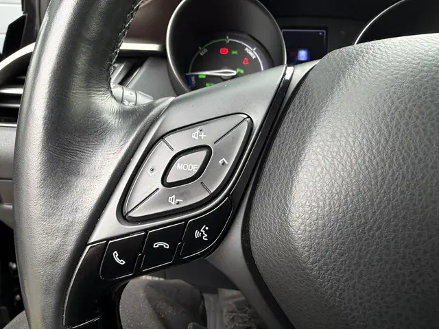 Toyota C-HR 1.8 Hybrid Executive 2019 Hybride Benzine 20