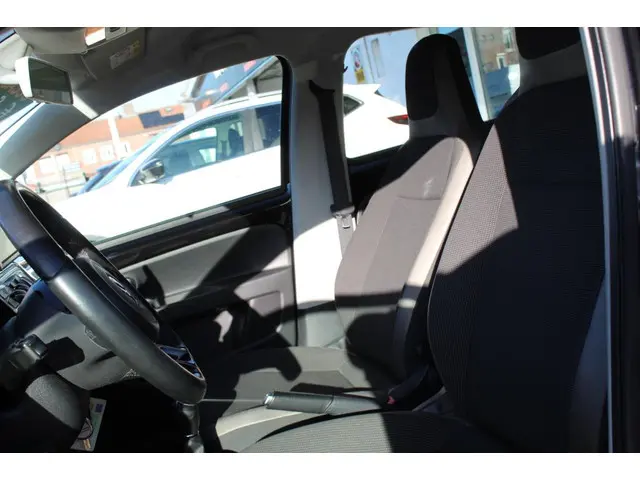 Volkswagen up! 1.0 high up! BlueMotion 2014 Benzine 7