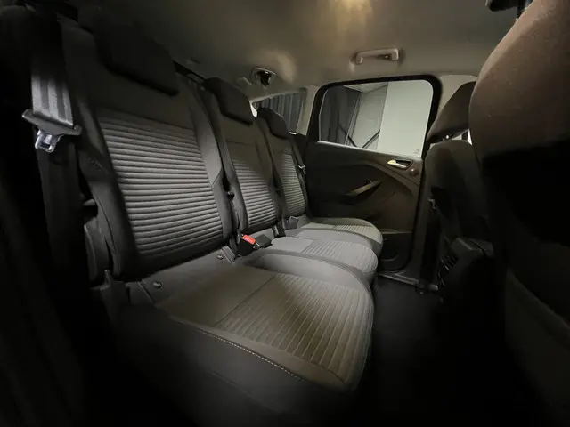 Ford C-MAX 1.5 Titanium 2018 Benzine 37