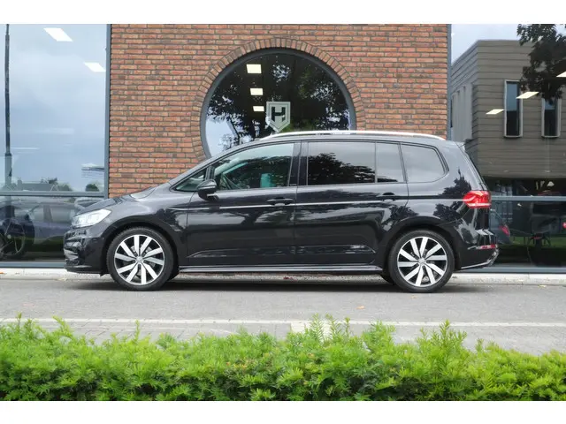 Volkswagen Touran 1.5 TSI R-LINE 7p 2019 Benzine 4