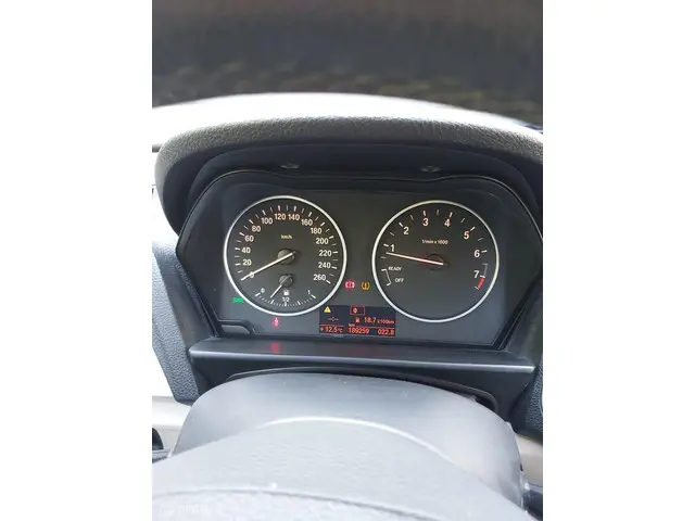 BMW 1 Serie 114i EDE Business Sport 2013 Benzine 55